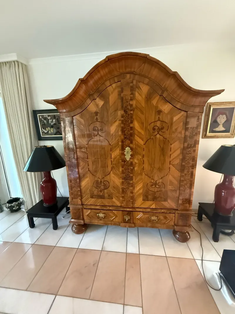 Armario antiguo barroco — tasación de objetos de valor en vaciado de pisos Las Palmas