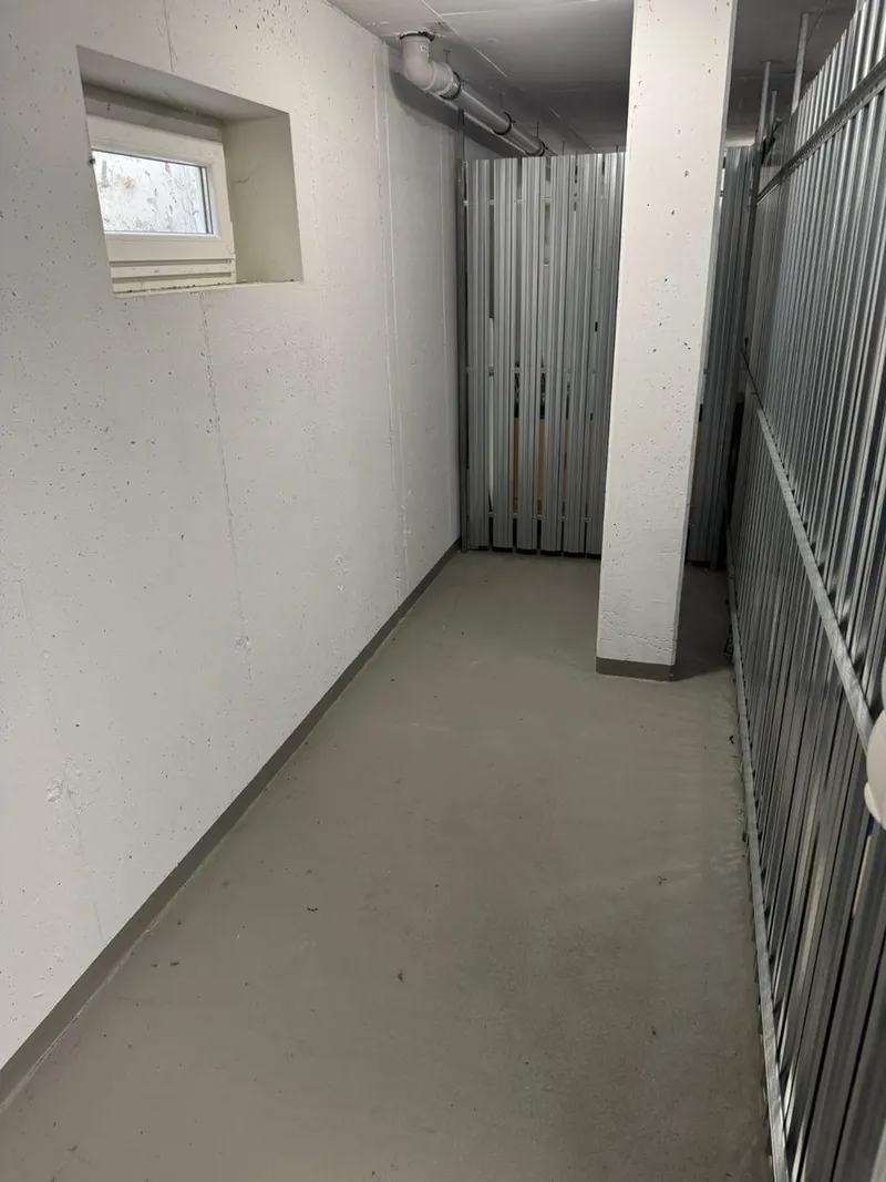 Trastero de sótano completamente vaciado y limpio después del servicio profesional en Gran Canaria