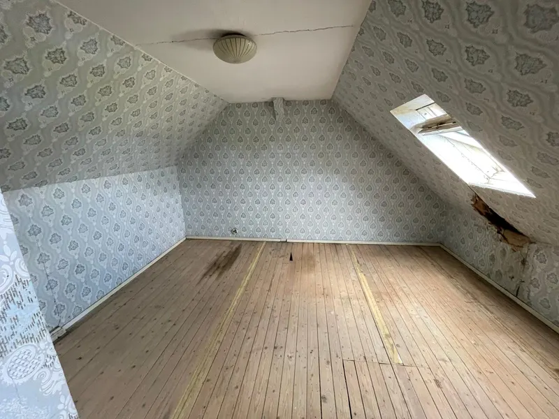 Buhardilla completamente vaciada y despejada después del servicio profesional en Las Palmas